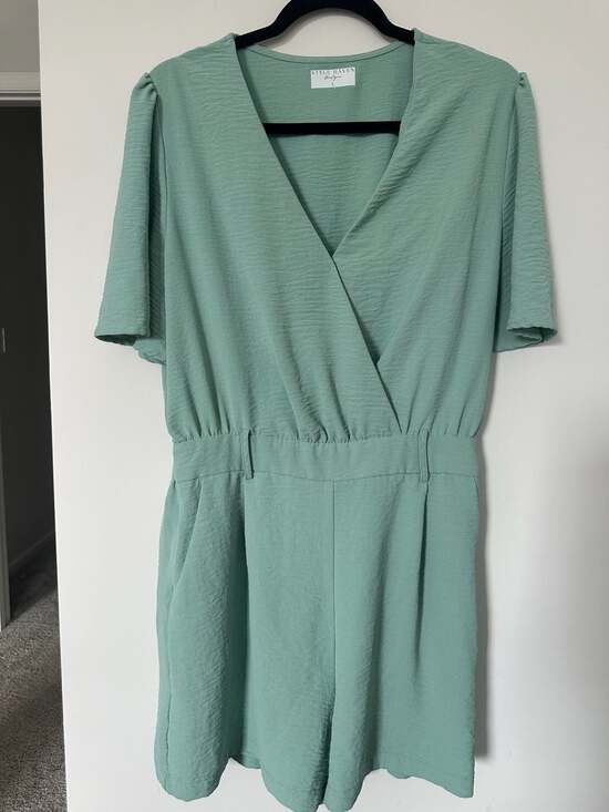 Style Haven Boutique Pants - Style Haven Boutique Green Textured V-Neck Short Sleeve Romper with Pockets Size